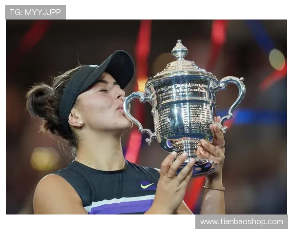 美网冠军奖杯拍出新高价